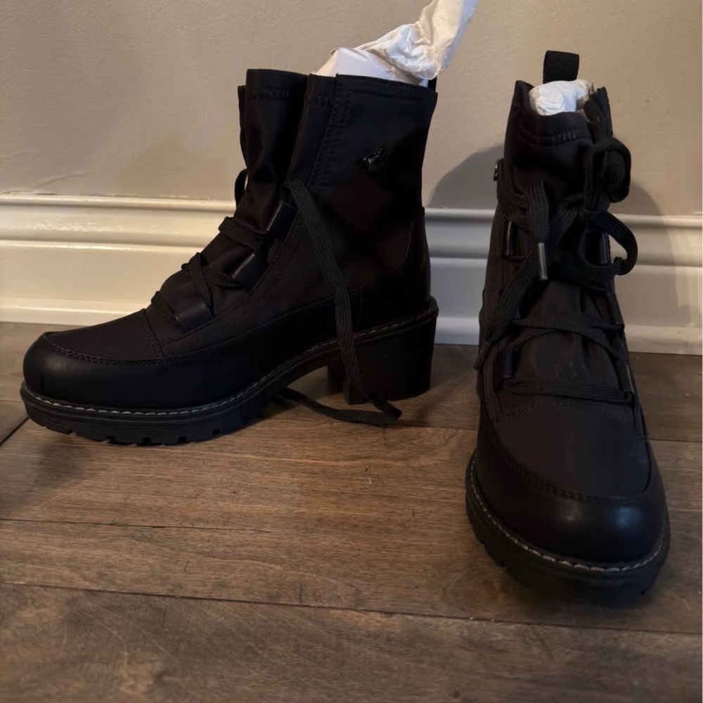 Women's Los Cabo’s Taya Waterproof Black Ankle Boots